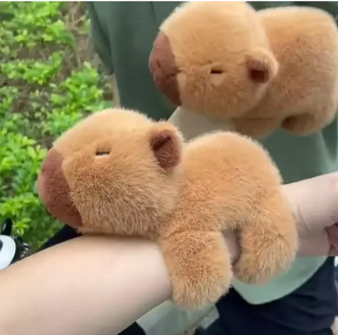 Muñequera peluche capibara